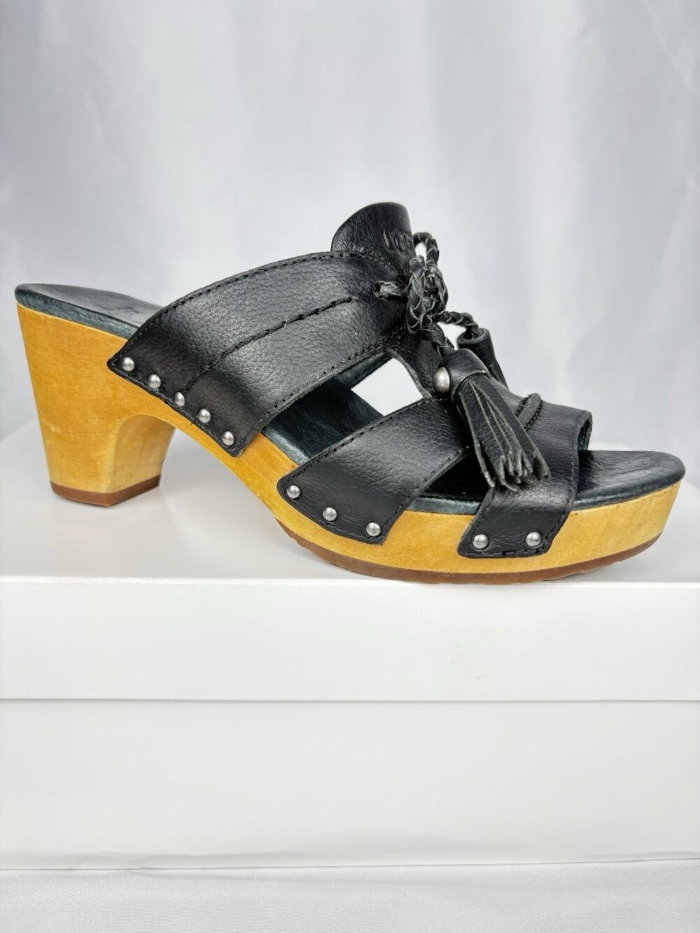 UGG Shaelyn Black Leather Wooden Platform Clog Sandals Tassel Heels Women”s US 6